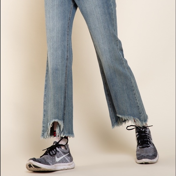 POL FRAYED CROP HI LO DISTRESSED JEANS - Picture 6 of 16